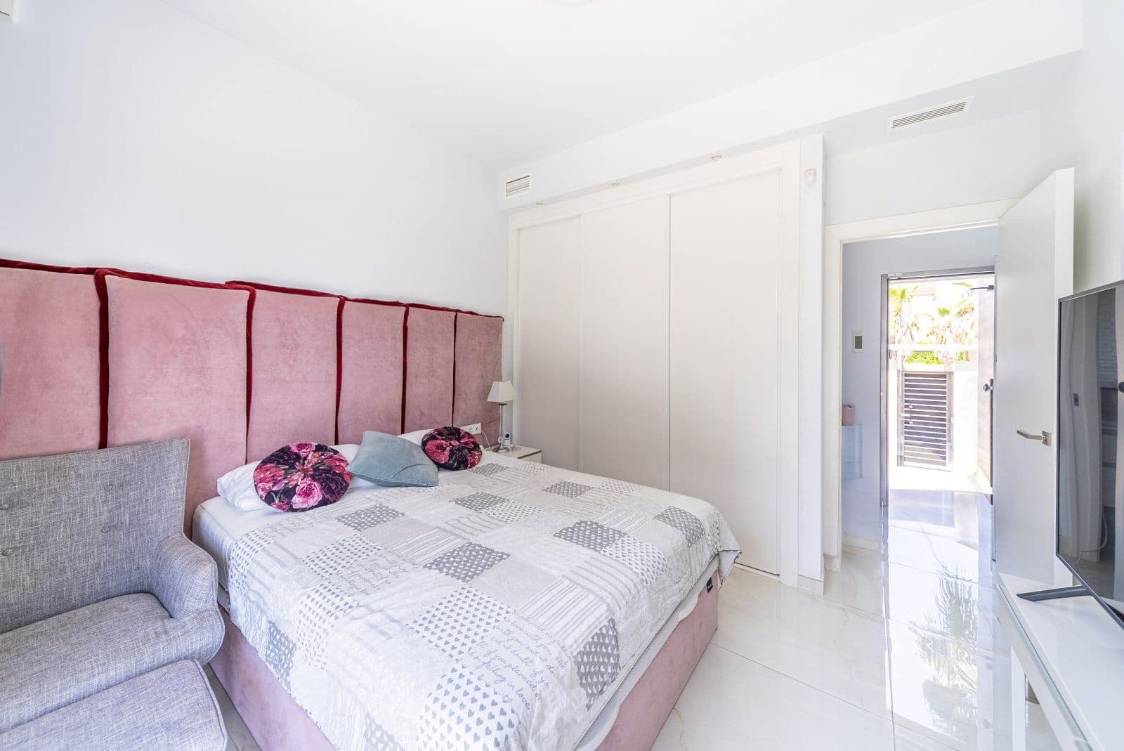 4 sypialnia Willa na sprzedaż w Orihuela Costa z basenem garażem - 759 000 € (Ref: 9463983)