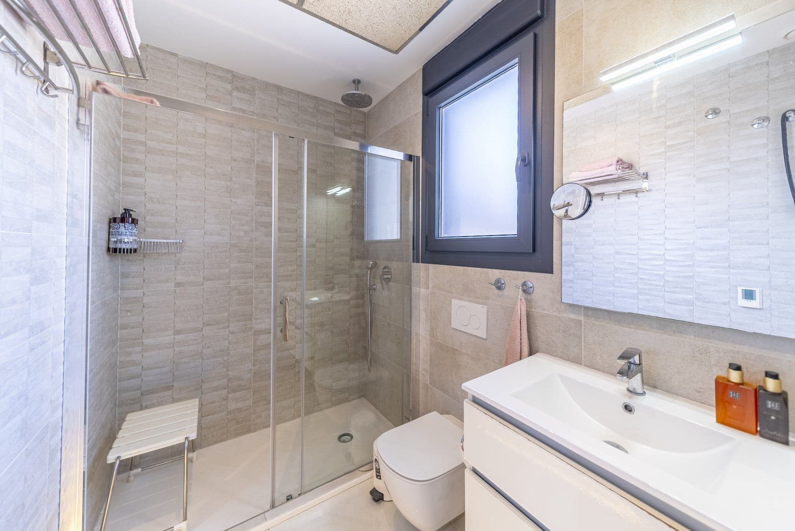 4 sypialnia Willa na sprzedaż w Orihuela Costa z basenem garażem - 759 000 € (Ref: 9463983)