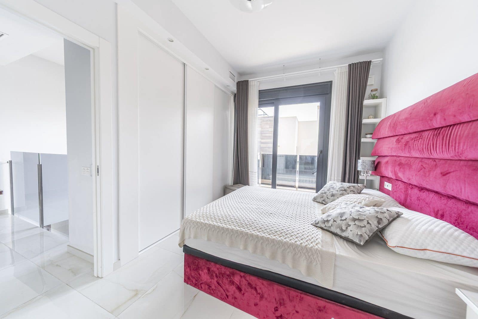 4 sypialnia Willa na sprzedaż w Orihuela Costa z basenem garażem - 759 000 € (Ref: 9463983)