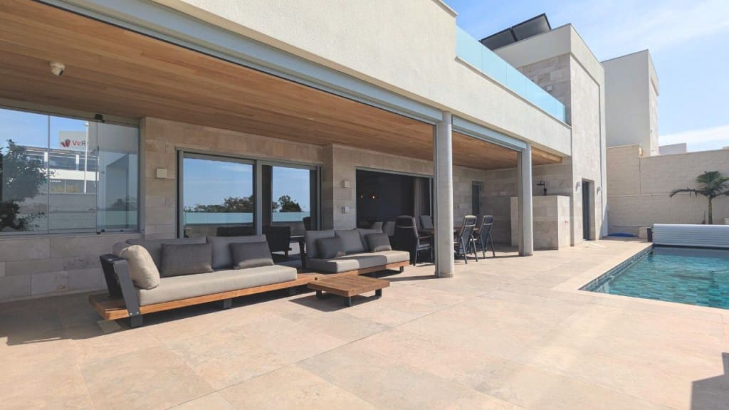 4 soverom Villa til salgs i Benijofar med svømmebasseng garasje - € 1 495 000 (Ref: 9463986)