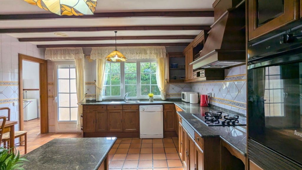 4 sypialnia Willa na sprzedaż w Pilar de la Horadada z basenem garażem - 690 000 € (Ref: 9463996)