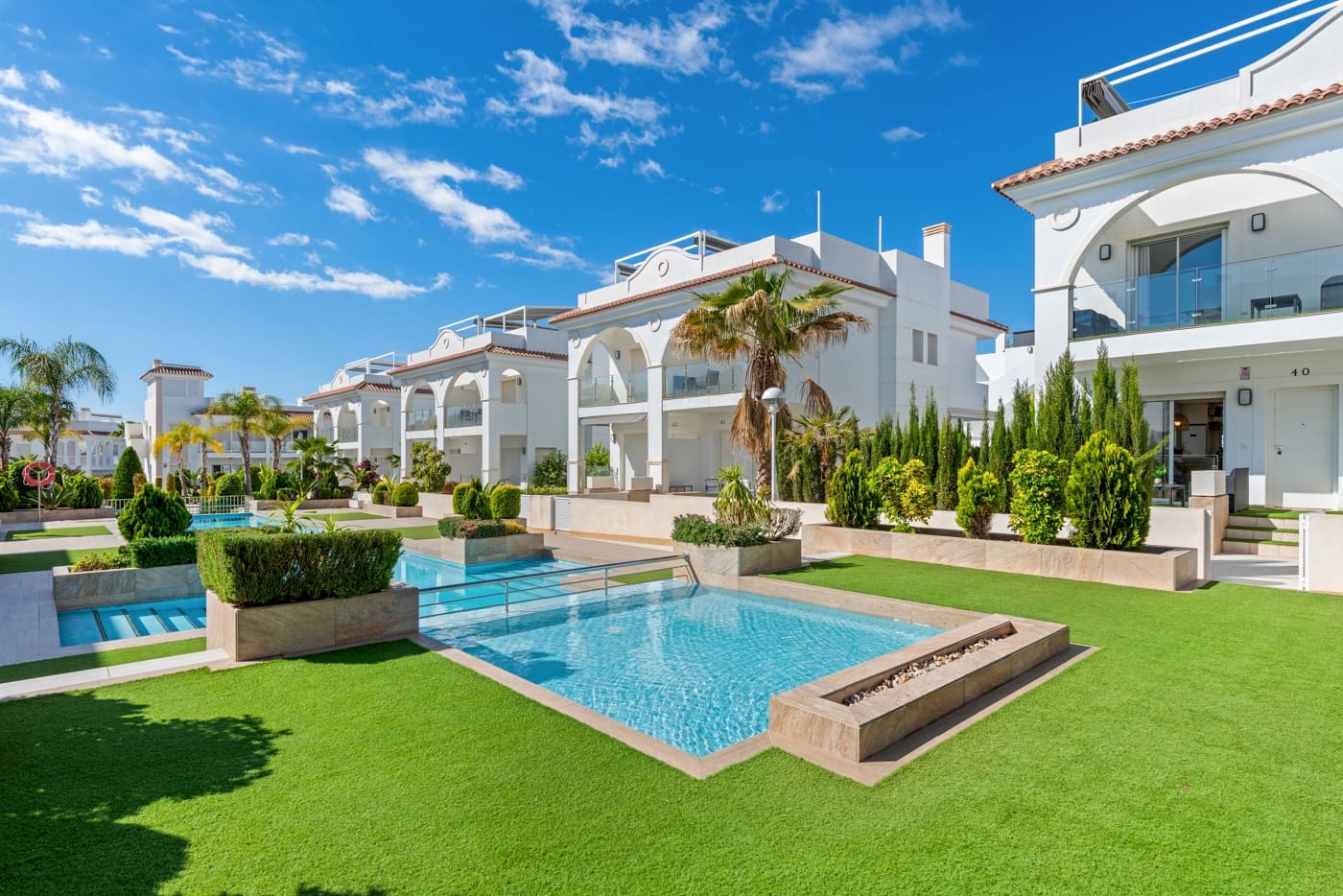 3 chambre Villa/Maison Mitoyenne à vendre à Dona Pepa avec piscine - 379 000 € (Ref: 9463999)