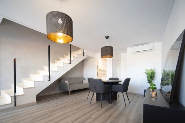 3 Zimmer Haus zu verkaufen in Los Balcones mit Pool Garage - 315.000 € (Ref: 9464015)