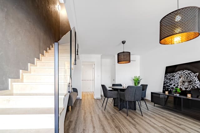 3 Zimmer Haus zu verkaufen in Los Balcones mit Pool Garage - 315.000 € (Ref: 9464015)