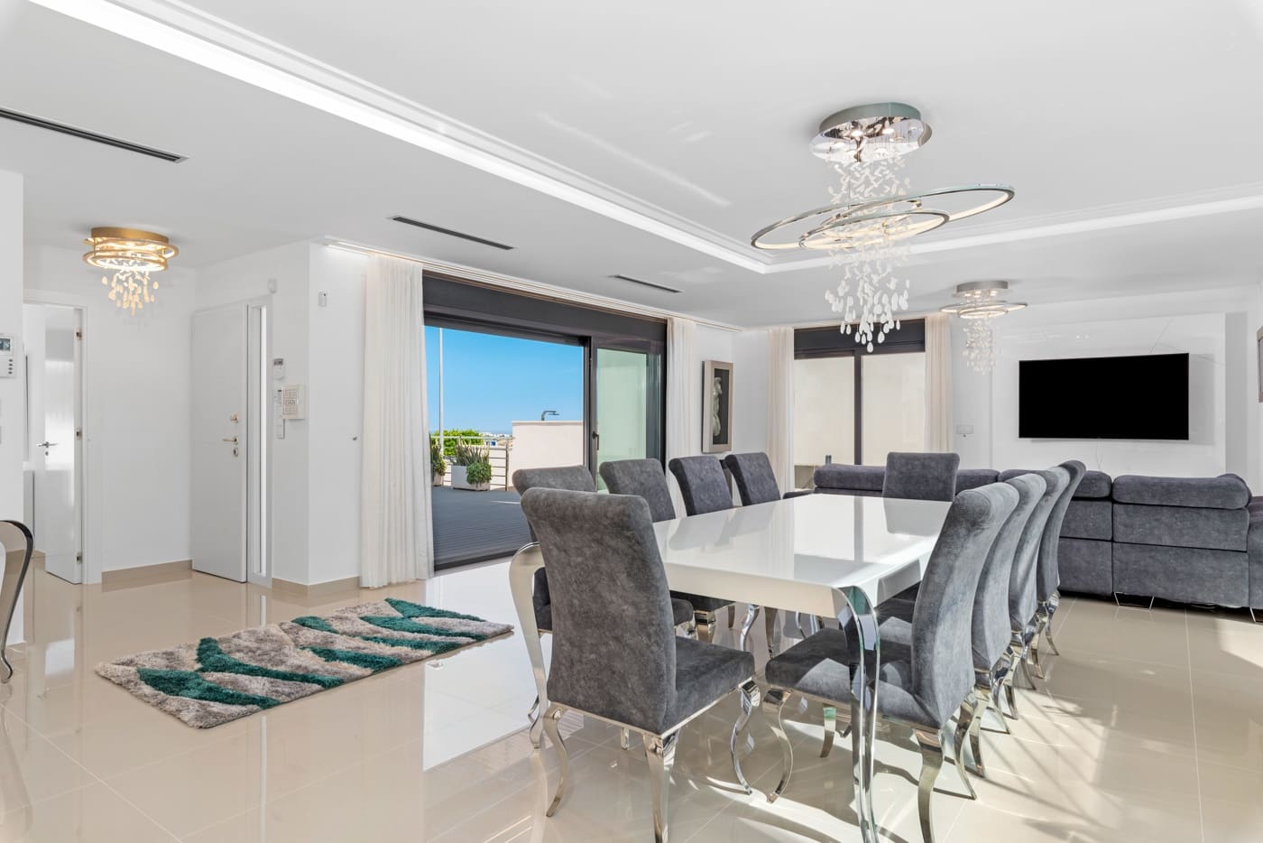 5 soverom Villa til salgs i San Miguel de Salinas med svømmebasseng garasje - € 849 000 (Ref: 9464034)