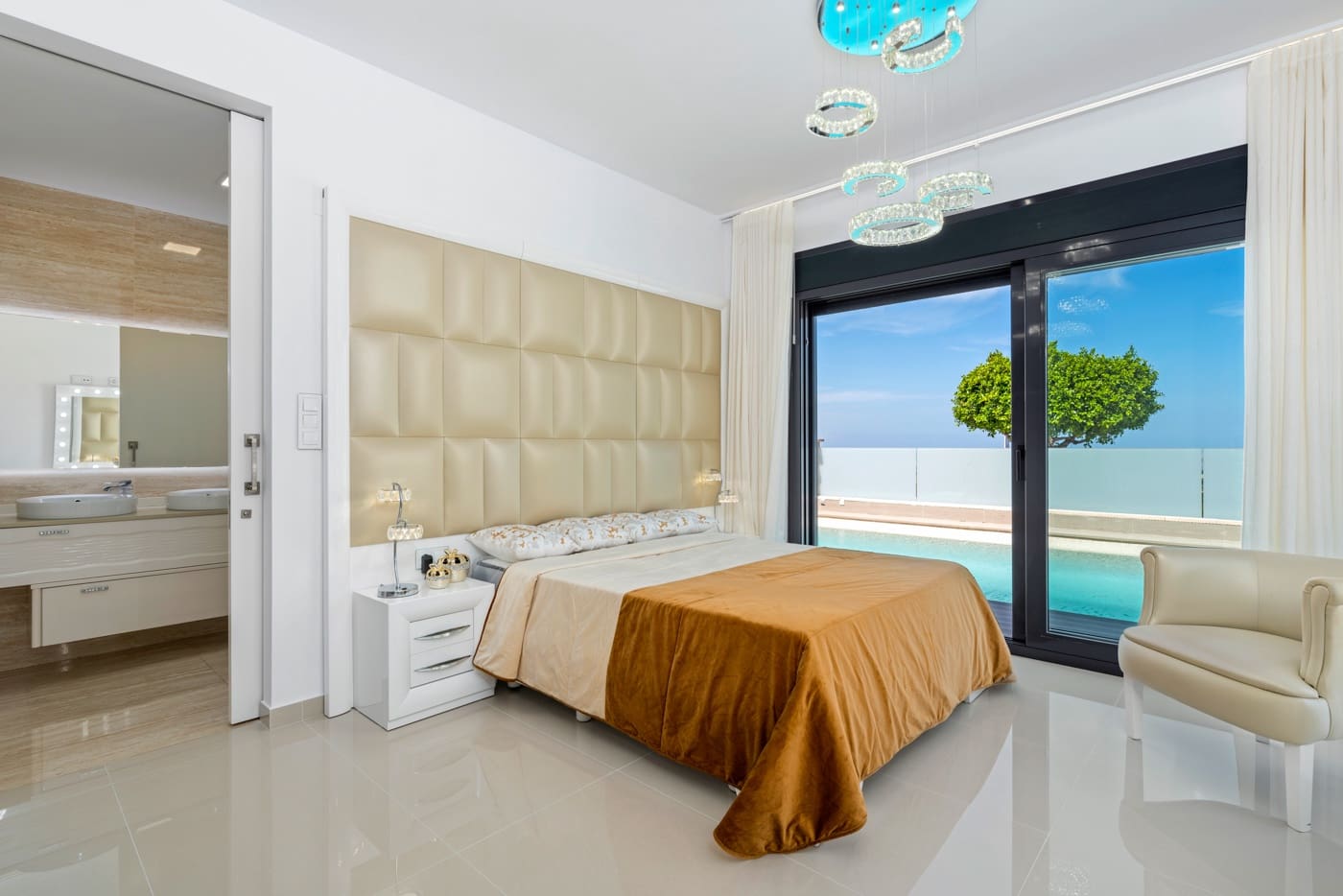 5 soverom Villa til salgs i San Miguel de Salinas med svømmebasseng garasje - € 849 000 (Ref: 9464034)