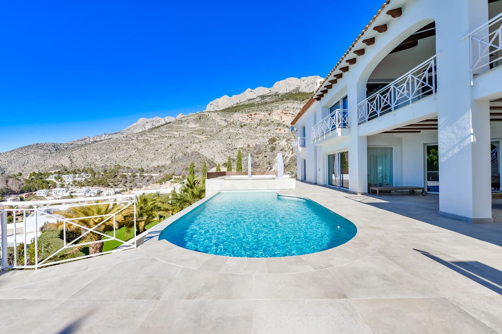 8 soverom Villa til salgs i Altea med svømmebasseng garasje - € 2 650 000 (Ref: 9464041)