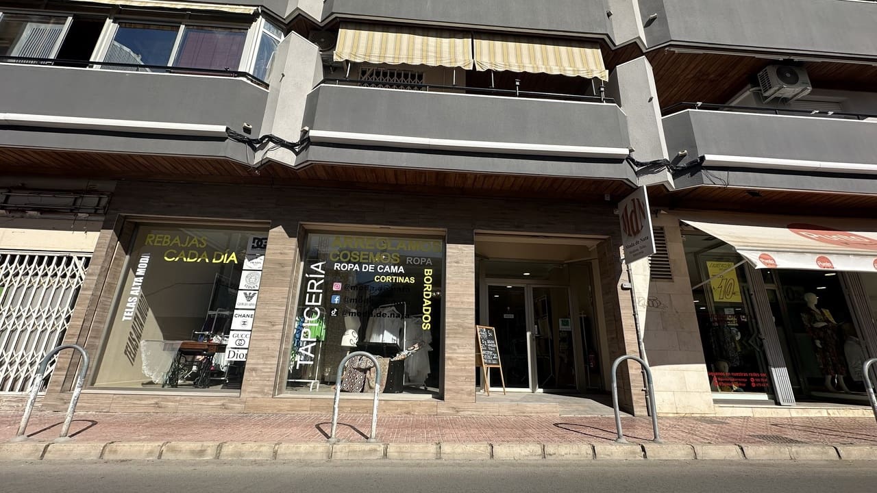 Commercieel te koop in Torrevieja - € 260.000 (Ref: 9464047)