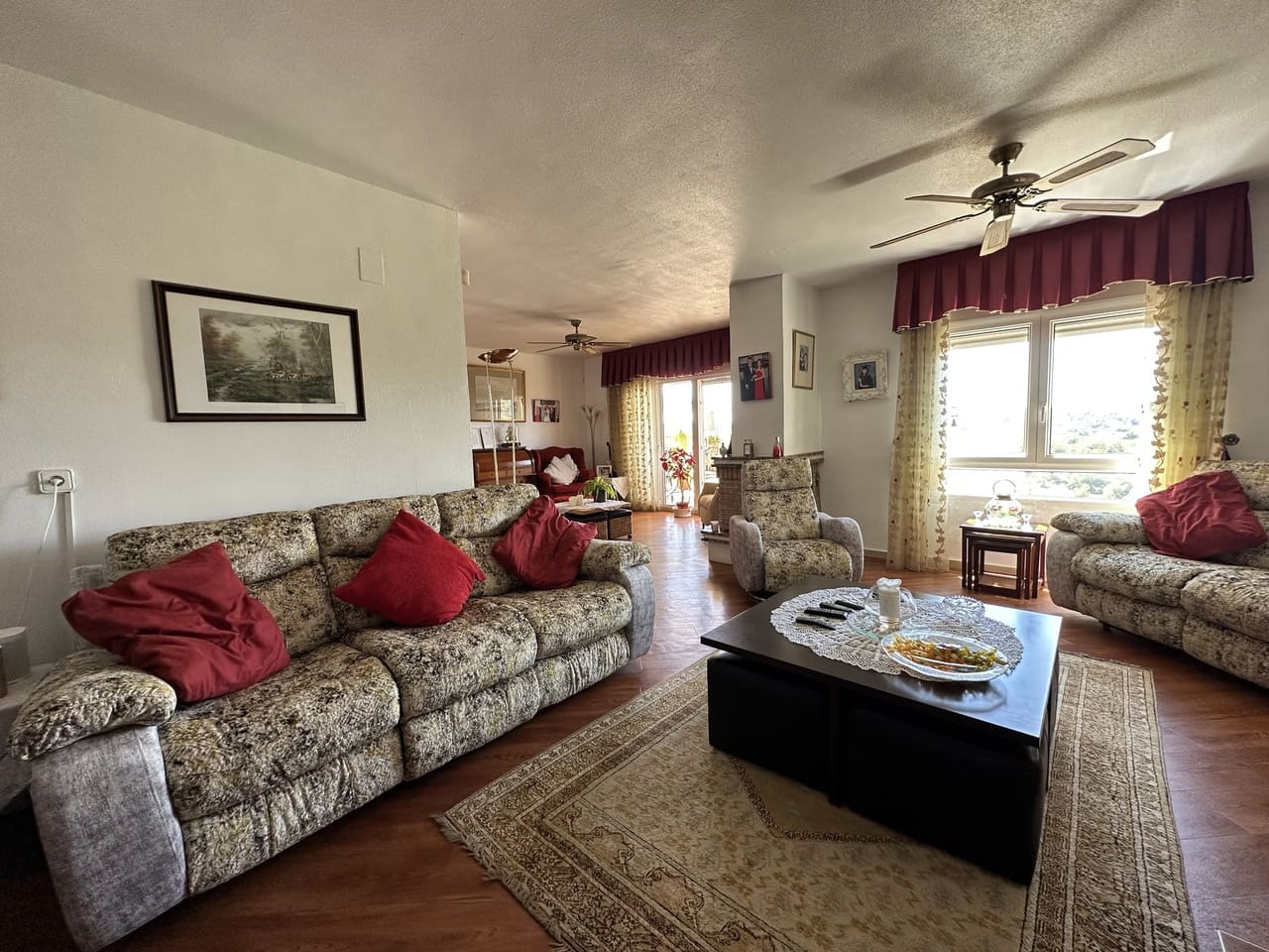 5 bedroom Villa for sale in Villamartin with pool garage - € 635,000 (Ref: 9464060)