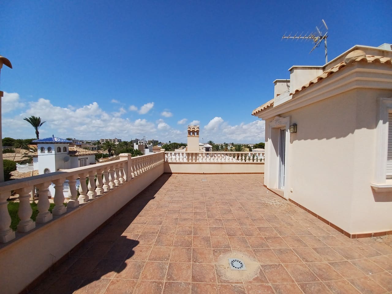 5 slaapkamer Villa te koop in Cabo Roig met zwembad - € 910.000 (Ref: 9464061)