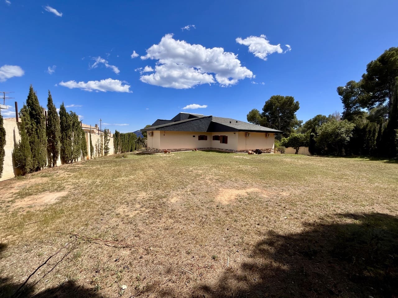 4 Zimmer Villa zu verkaufen in La Nucia mit Pool - 995.000 € (Ref: 9464079)