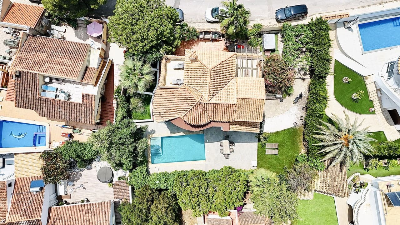 5 soveværelse Villa til salg i La Zenia med swimmingpool - € 795.000 (Ref: 9464088)