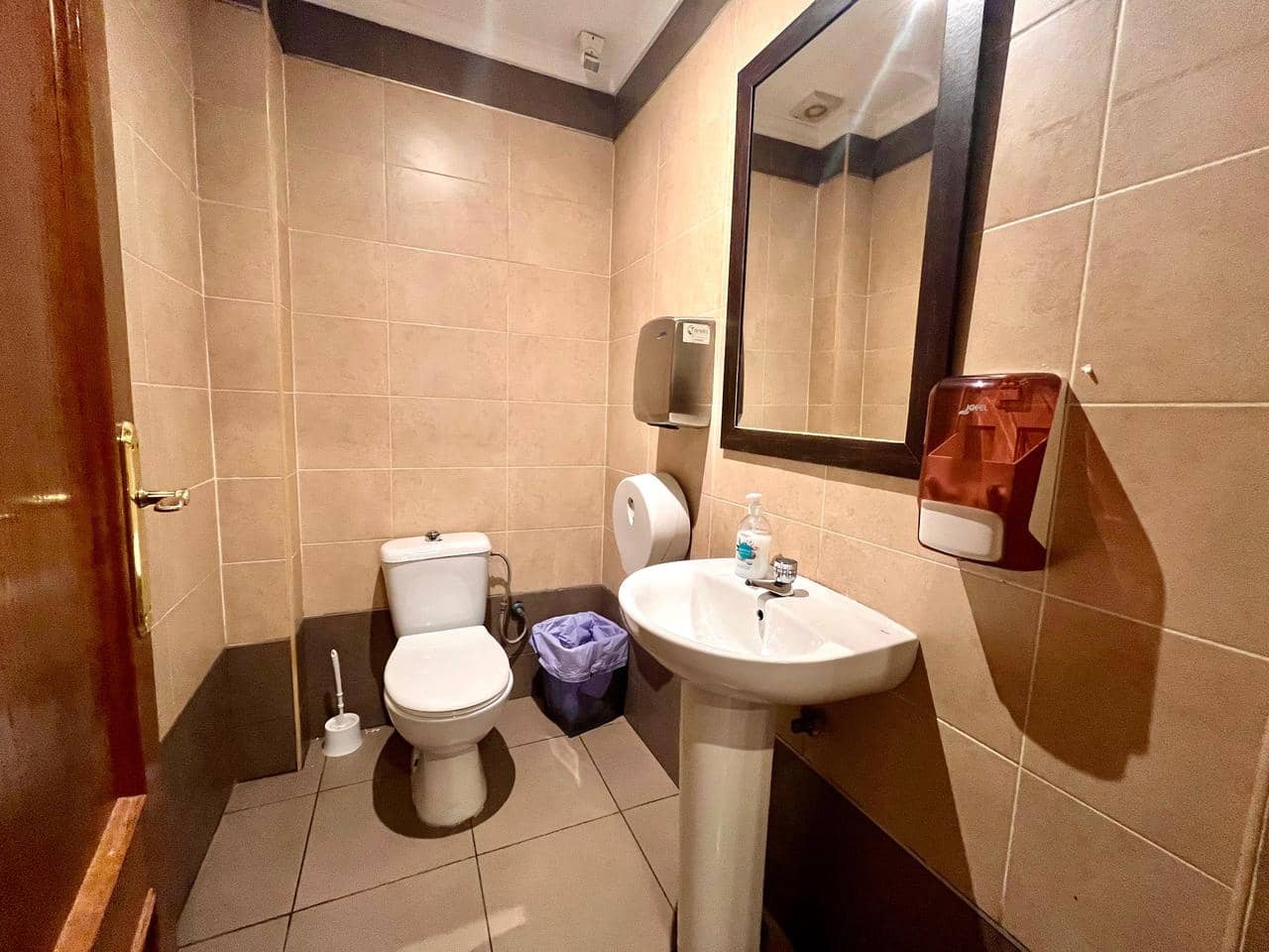 Comercial para venda em Guardamar del Segura - 850 000 € (Ref: 9464091)