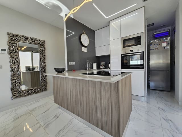 4 soverom Villa til salgs i Villamartin, Orihuela med svømmebasseng garasje - € 450 000 (Ref: 9464094)