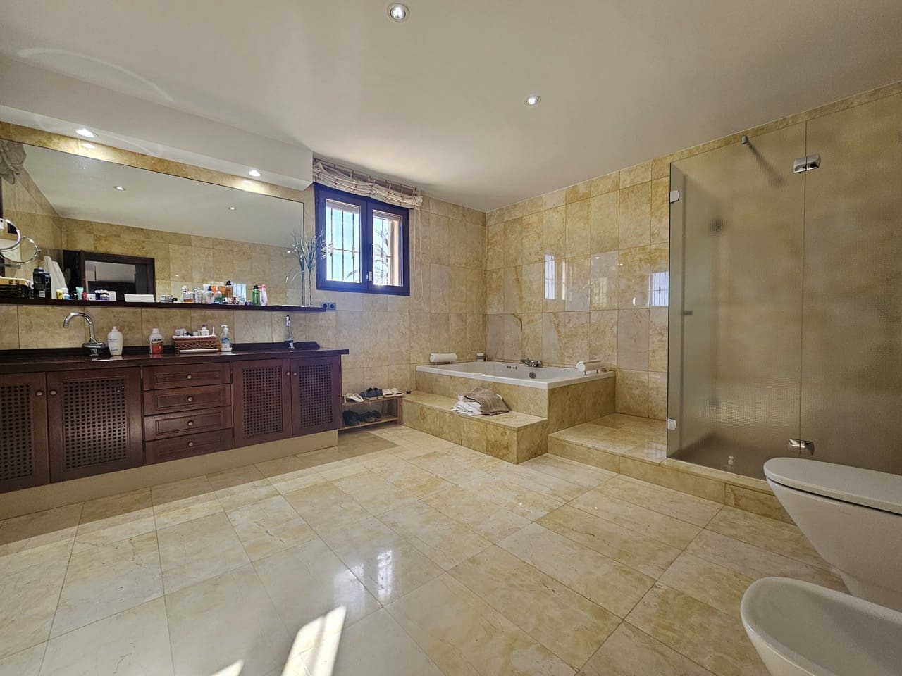 5 Zimmer Villa zu verkaufen in Atamaria mit Pool - 2.300.000 € (Ref: 9464097)