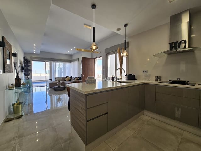 3 makuuhuone Huvila myytävänä paikassa Villamartin, Orihuela mukana uima-altaan 
autotalli - 369 950 € (Ref: 9464099)