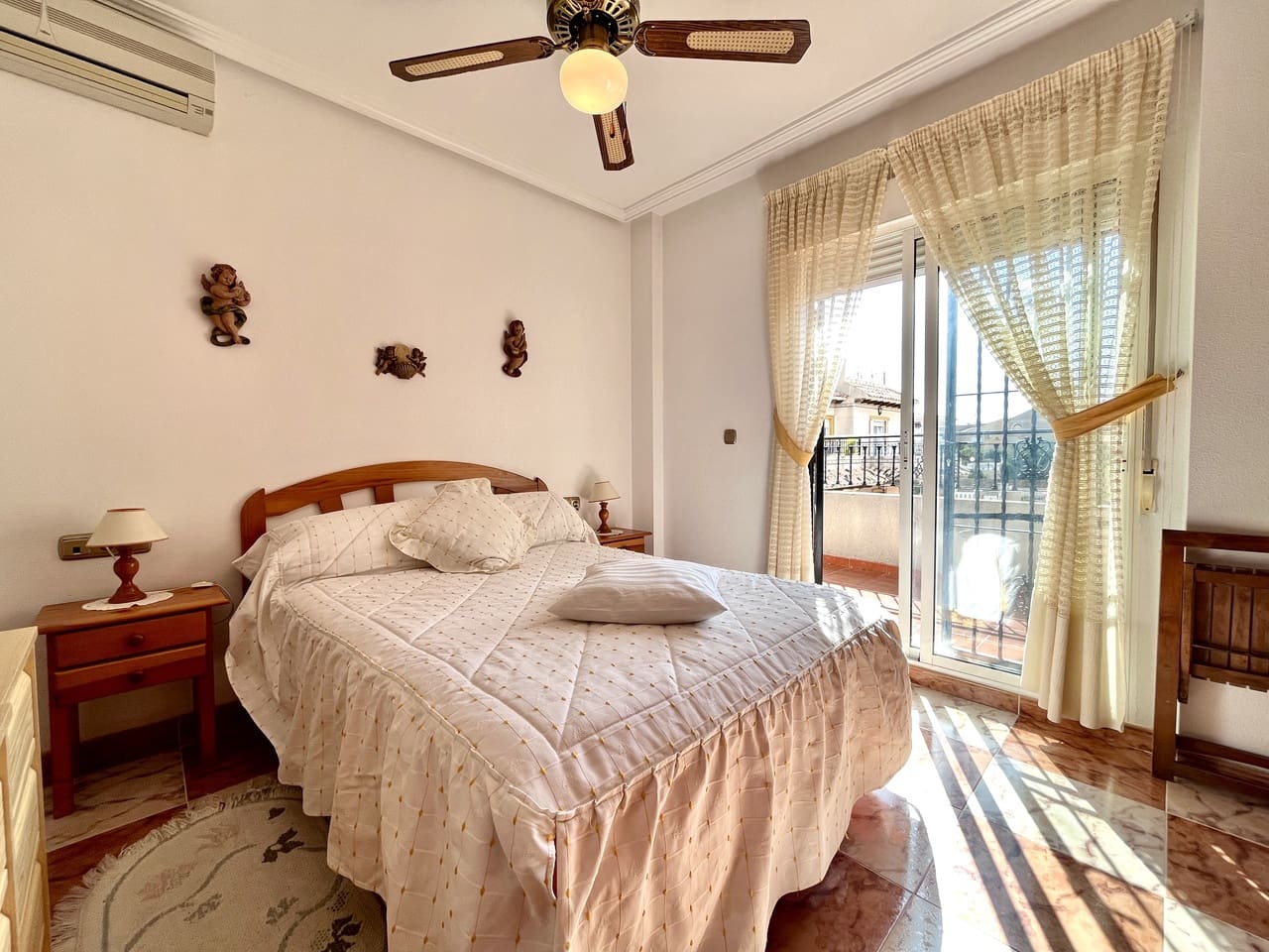 3 bedroom Townhouse for sale in La Zenia with pool garage - € 235,000 (Ref: 9464105)