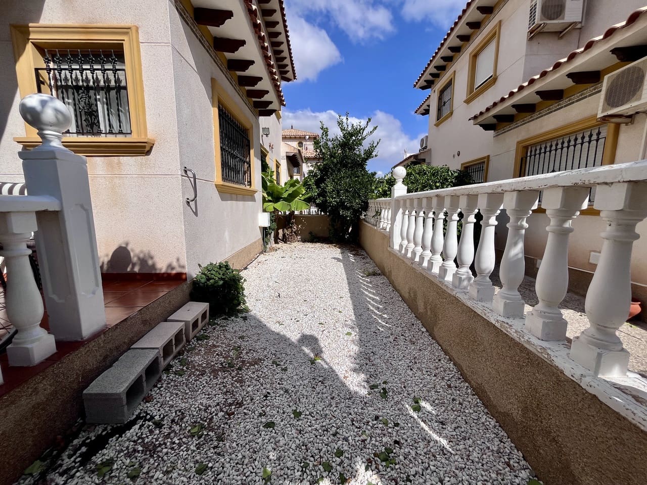 3 bedroom Townhouse for sale in La Zenia with pool garage - € 235,000 (Ref: 9464105)