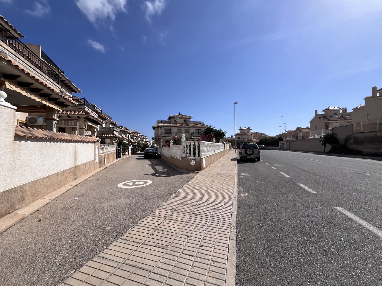 3 bedroom Townhouse for sale in La Zenia with pool garage - € 235,000 (Ref: 9464105)