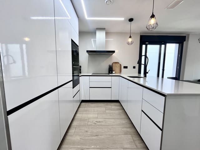 4 camera da letto Villa in vendita in Playa Flamenca, Orihuela con piscina - 794.950 € (Rif: 9464106)