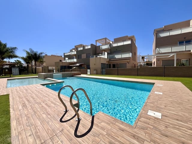 4 quarto Moradia para venda em Torre de la Horadada, Pilar de la Horadada com piscina - 650 000 € (Ref: 9464111)