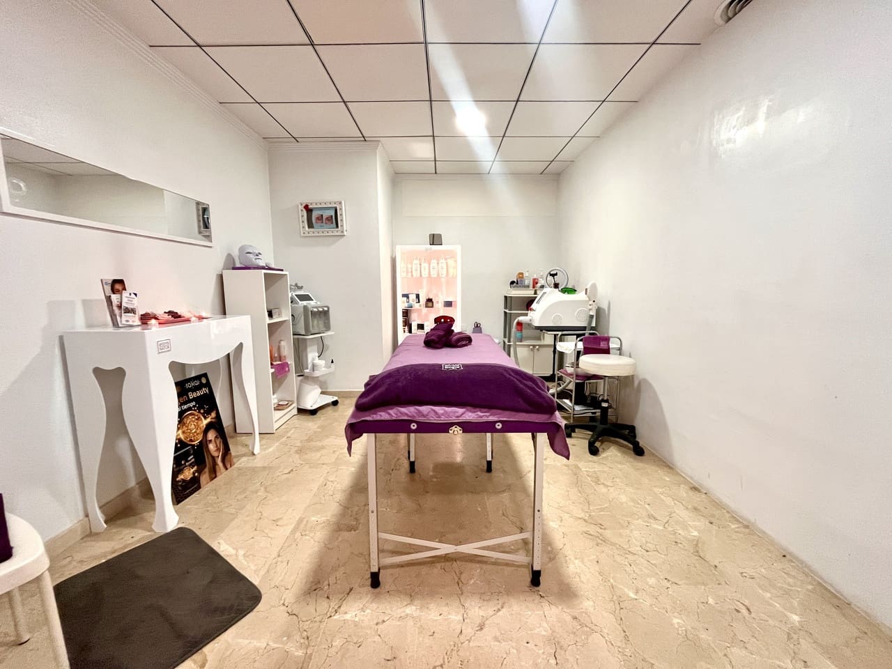 Comercial para venda em Villamartin - 45 000 € (Ref: 9464112)