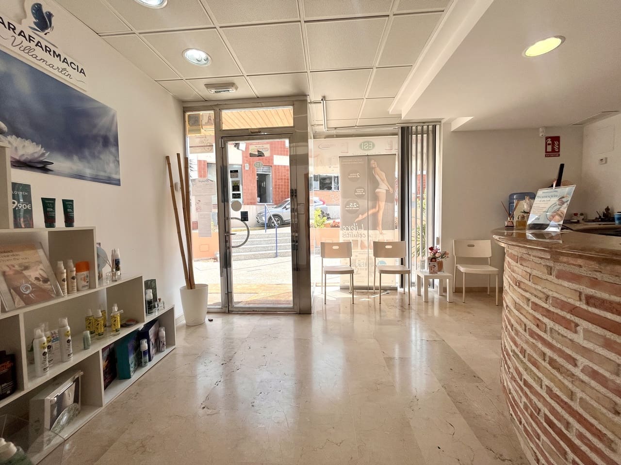 Comercial para venda em Villamartin - 45 000 € (Ref: 9464112)