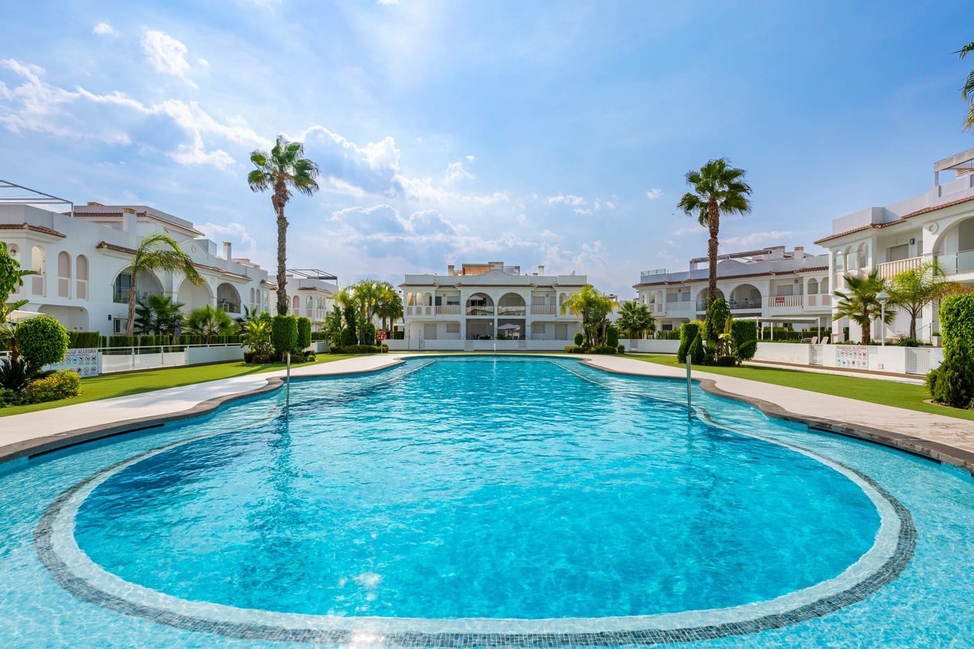 3 bedroom Penthouse for sale in Dona Pepa with pool - € 350,000 (Ref: 9464148)