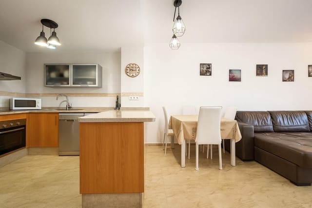 Apartamento de 2 habitaciones en Dehesa de Campoamor, Orihuela en venta con piscina - 179.000 € (Ref: 9464157)