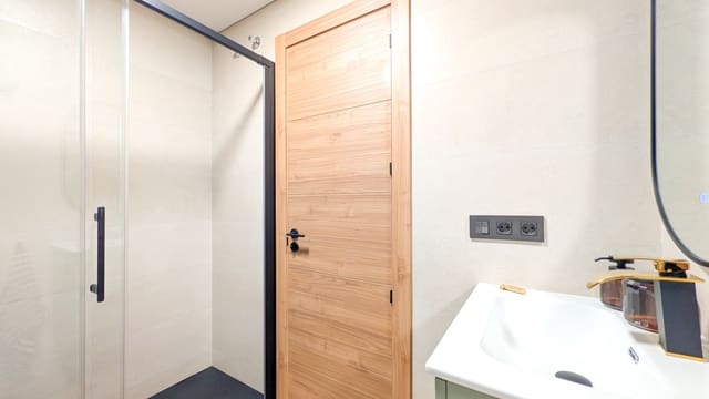 2 bedroom Apartment for sale in Parque de las Naciones, Torrevieja with pool - € 174,800 (Ref: 9464596)