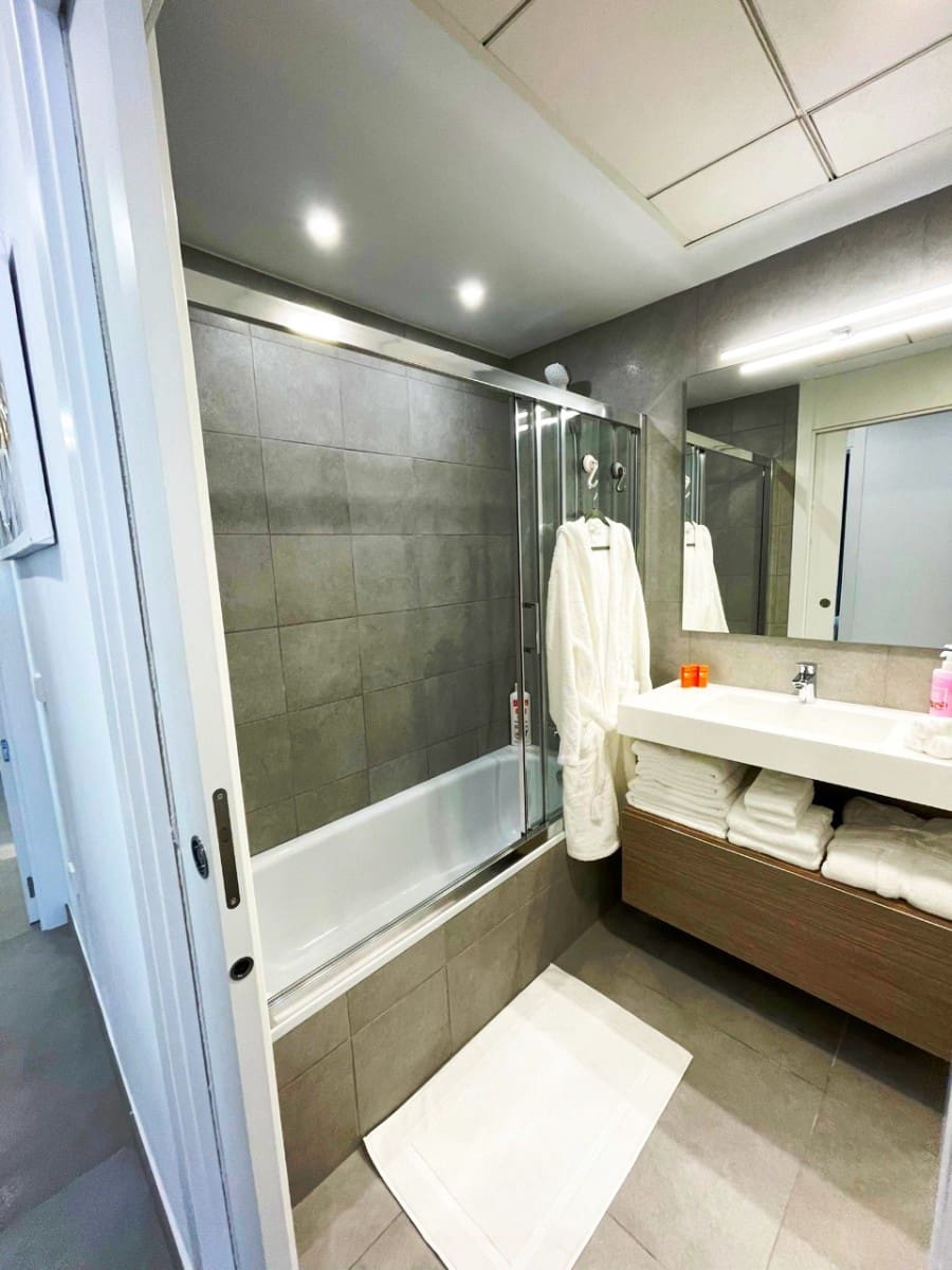 3 bedroom Beach Apartment for sale in La Villajoyosa / Vila Joiosa with pool garage - € 690,000 (Ref: 9464601)