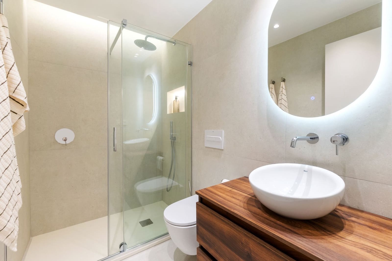 3 makuuhuone Huoneisto myytävänä paikassa Torrevieja mukana uima-altaan - 359 000 € (Ref: 9464608)