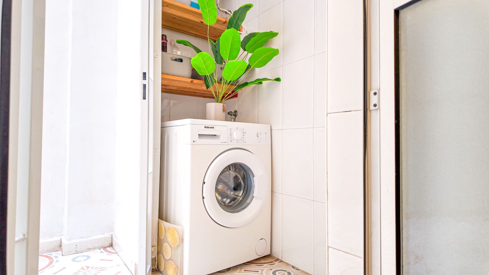 2 slaapkamer Strandappartement te koop in Torrevieja met zwembad - € 129.000 (Ref: 9464612)