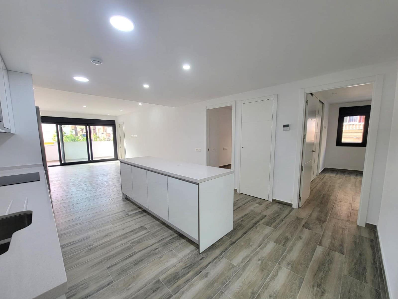 3 sypialnia Apartament na sprzedaż w Torrevieja z basenem garażem - 375 000 € (Ref: 9464613)