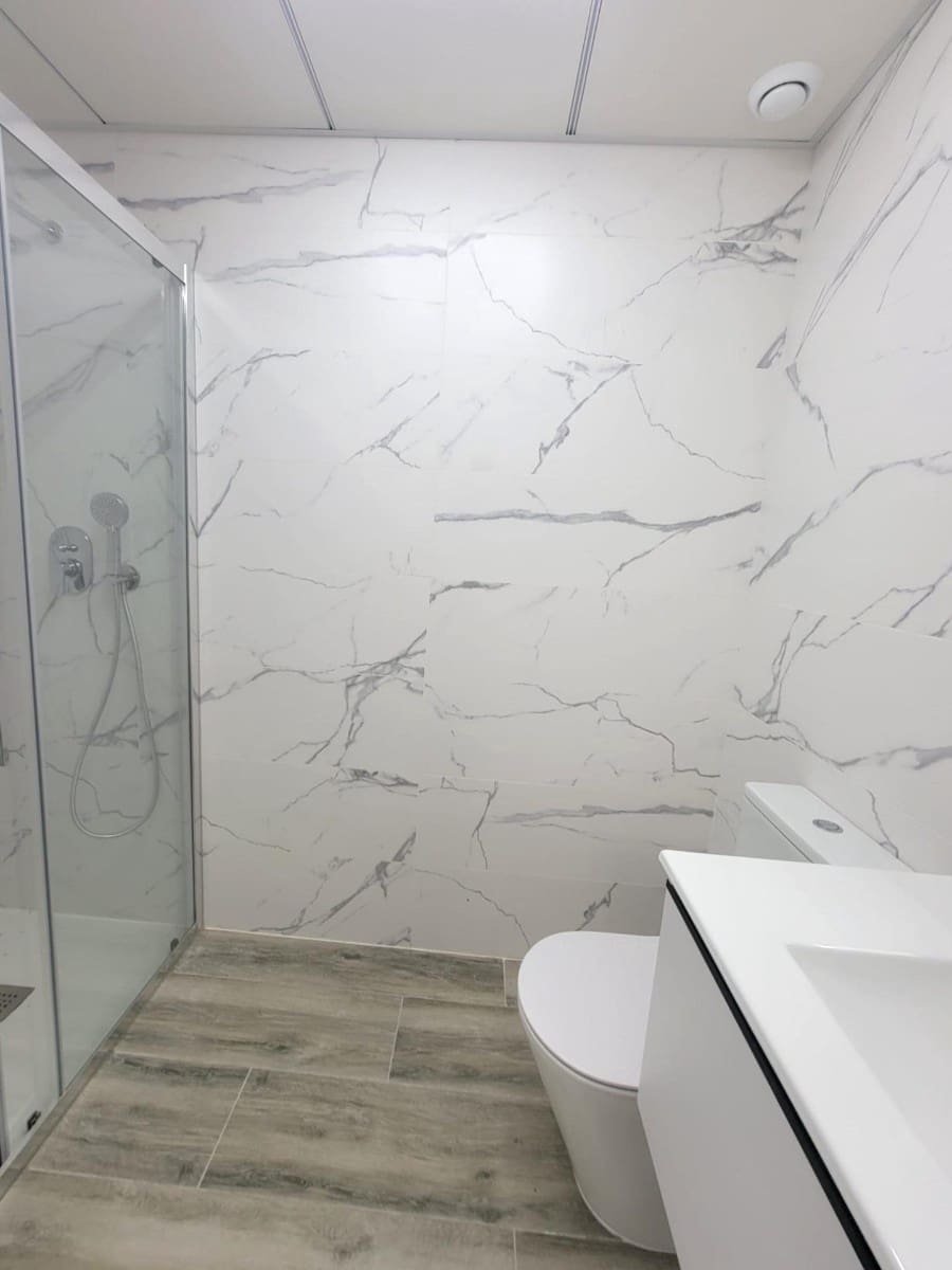 3 sypialnia Apartament na sprzedaż w Torrevieja z basenem garażem - 375 000 € (Ref: 9464613)