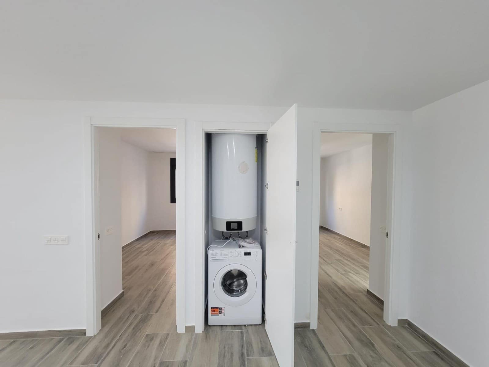 3 sypialnia Apartament na sprzedaż w Torrevieja z basenem garażem - 375 000 € (Ref: 9464613)