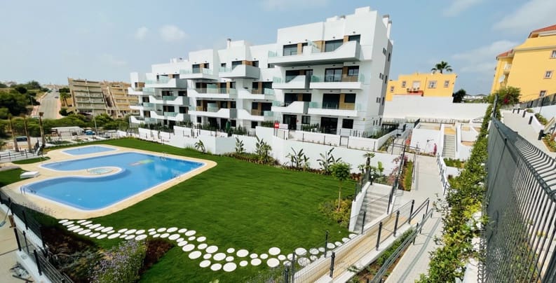 Apartamento de 2 habitaciones en Villamartin en venta con piscina - 350.000 € (Ref: 9464616)