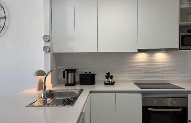 Apartamento de 2 habitaciones en Villamartin, Orihuela en venta con piscina - 350.000 € (Ref: 9464616)