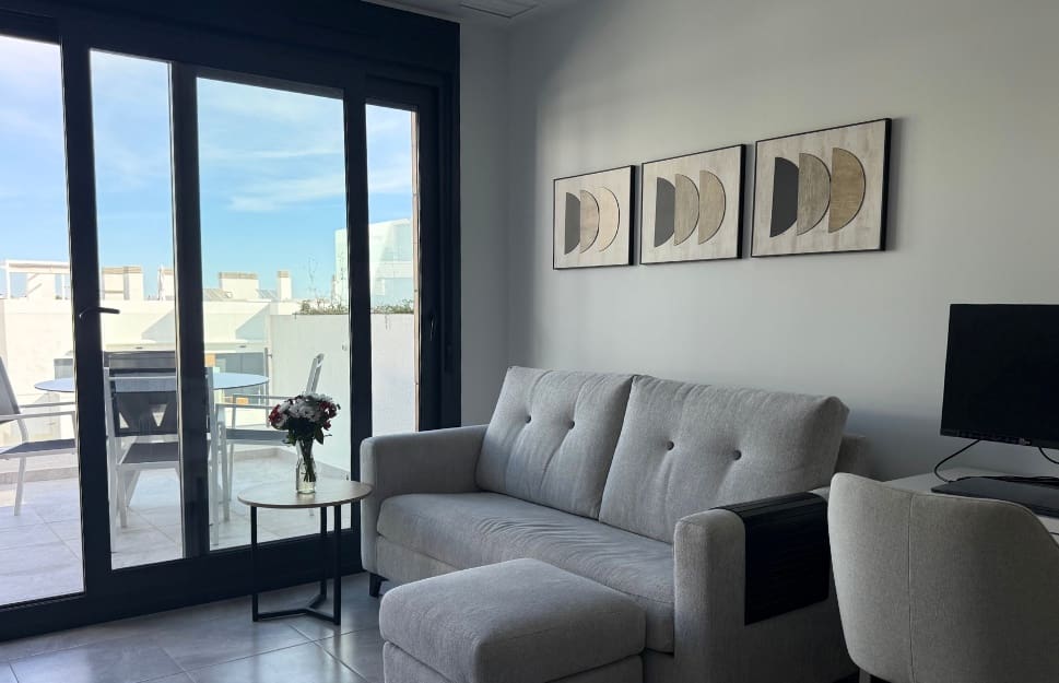 Apartamento de 2 habitaciones en Villamartin en venta con piscina - 350.000 € (Ref: 9464616)