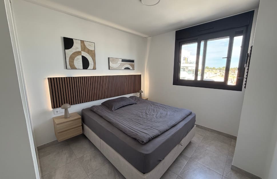Apartamento de 2 habitaciones en Villamartin en venta con piscina - 350.000 € (Ref: 9464616)
