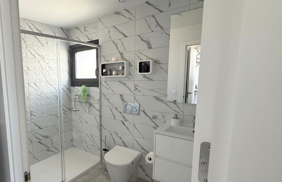 Apartamento de 2 habitaciones en Villamartin en venta con piscina - 350.000 € (Ref: 9464616)