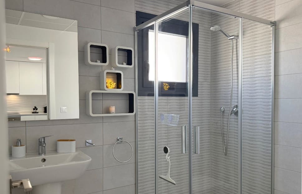 Apartamento de 2 habitaciones en Villamartin en venta con piscina - 350.000 € (Ref: 9464616)