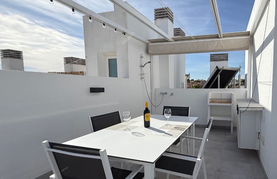 Apartamento de 2 habitaciones en Villamartin en venta con piscina - 350.000 € (Ref: 9464616)