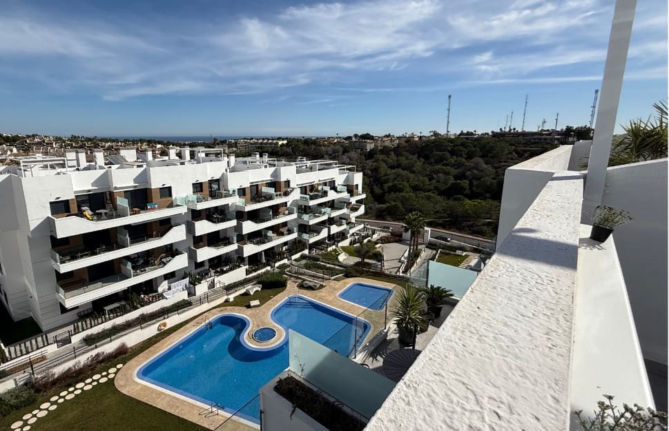 Apartamento de 2 habitaciones en Villamartin en venta con piscina - 350.000 € (Ref: 9464616)