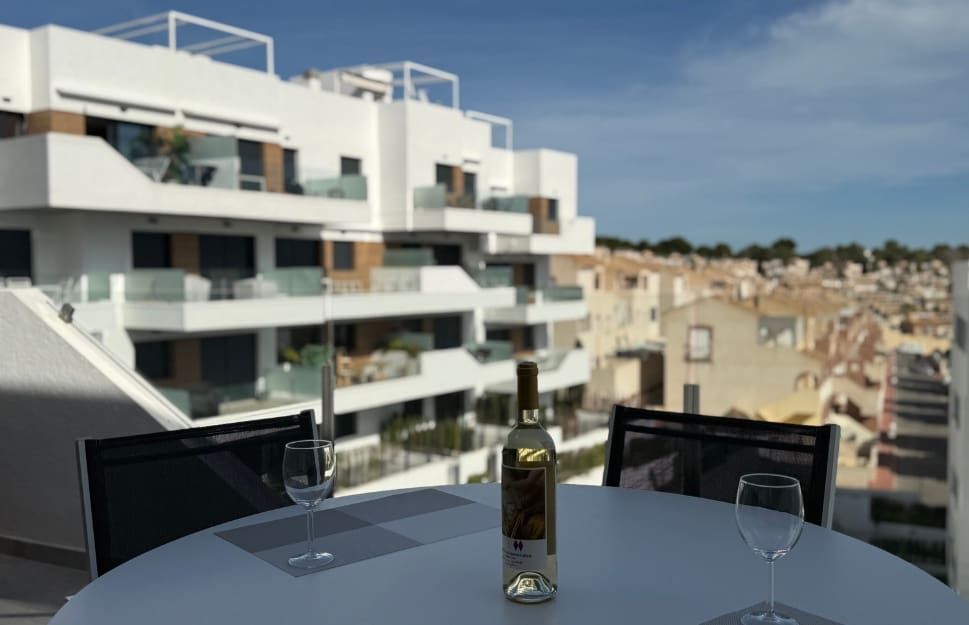 Apartamento de 2 habitaciones en Villamartin en venta con piscina - 350.000 € (Ref: 9464616)