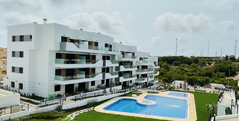 Apartamento de 2 habitaciones en Villamartin en venta con piscina - 350.000 € (Ref: 9464616)