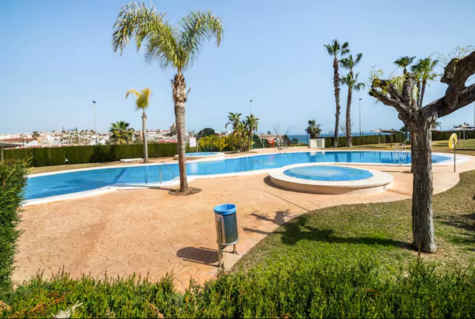 2 quarto Apartamento de Praia para venda em Pilar de la Horadada com piscina garagem - 285 000 € (Ref: 9464619)