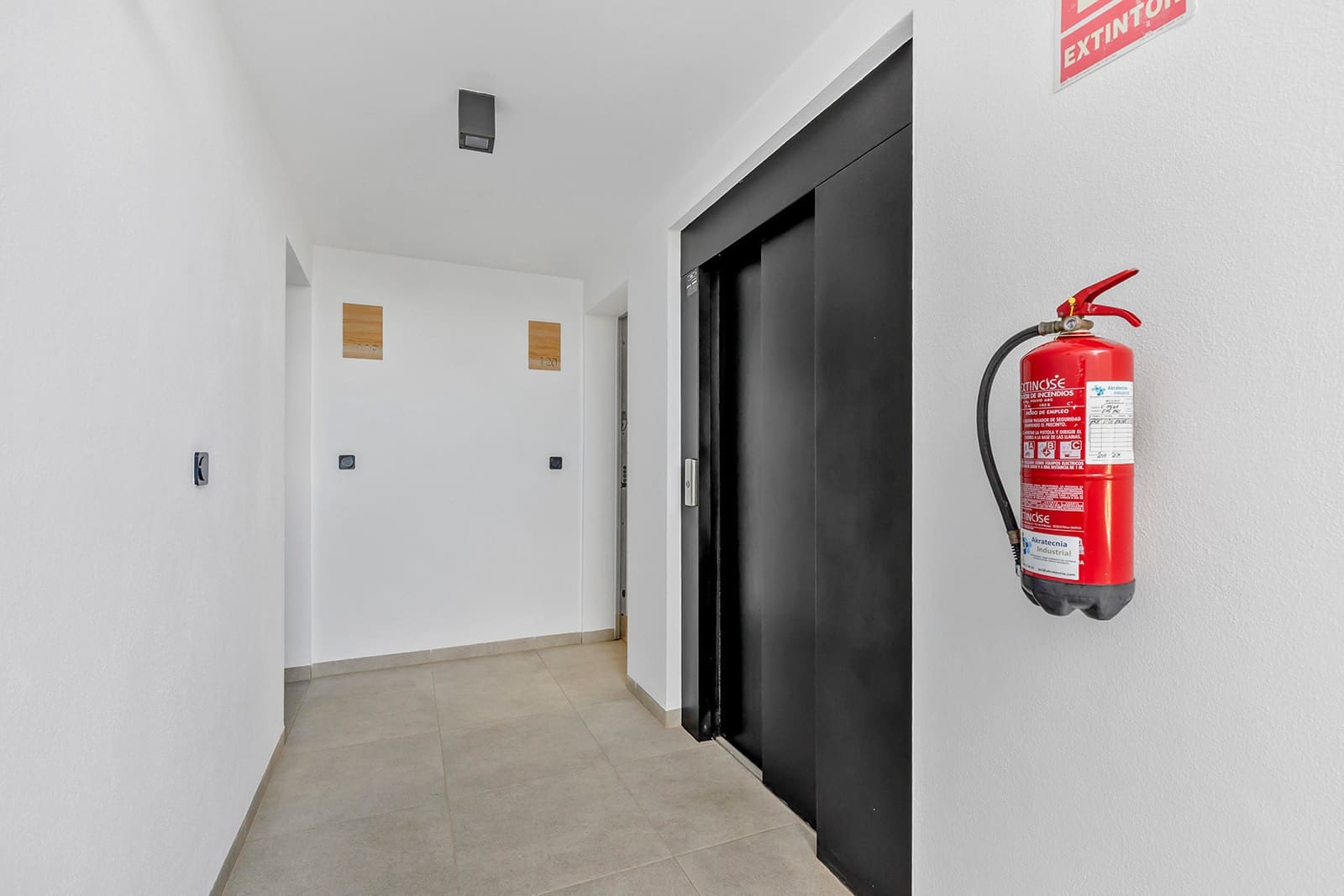 2 Zimmer Apartment zu verkaufen in Orihuela Costa mit Pool Garage - 335.000 € (Ref: 9464627)