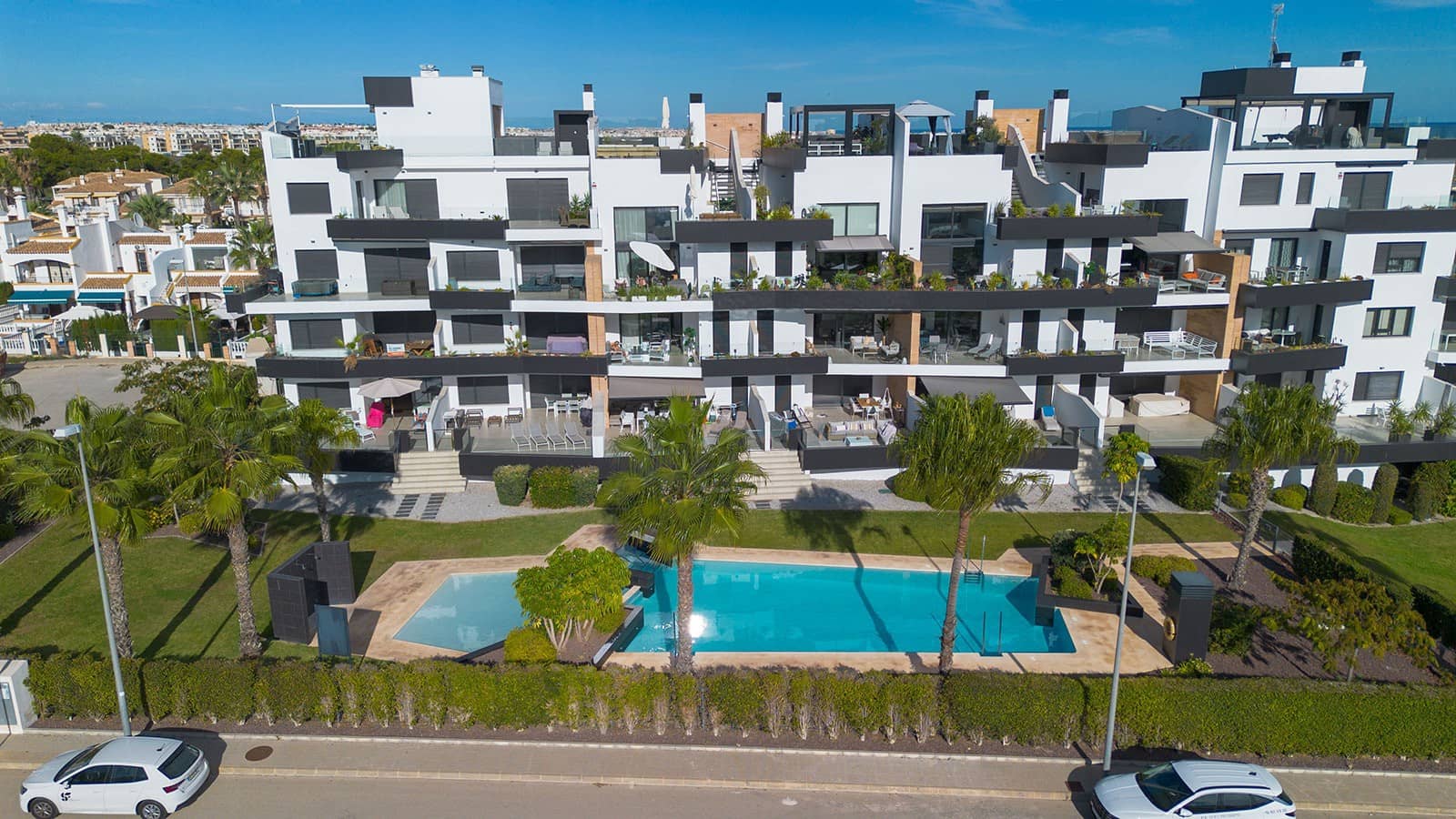 2 Zimmer Apartment zu verkaufen in Orihuela Costa mit Pool Garage - 335.000 € (Ref: 9464627)