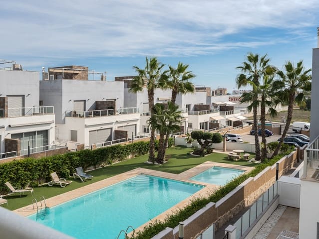 Ático de 2 habitaciones en Punta Prima, Orihuela en venta con piscina garaje - 289.000 € (Ref: 9464630)